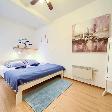 Apartment Goldfisch-By The Sea With Amazing View Silo (Krk)