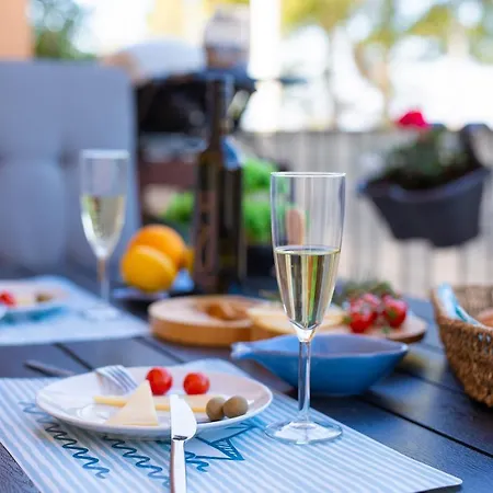 Goldfisch-By The Sea With Amazing View Apartment