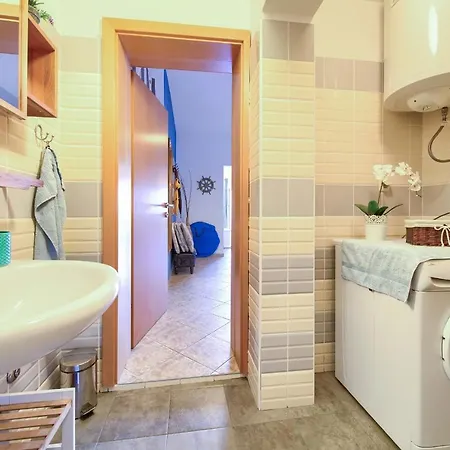Goldfisch-By The Sea With Amazing View Apartment Silo (Krk)